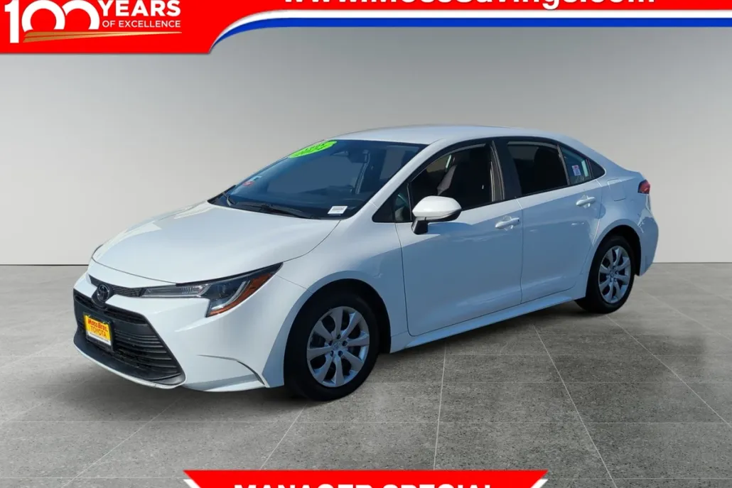 2024 Toyota Corolla LE photo 1