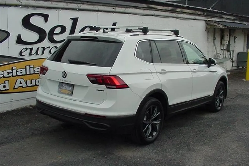 2022 Volkswagen Tiguan SE photo 1