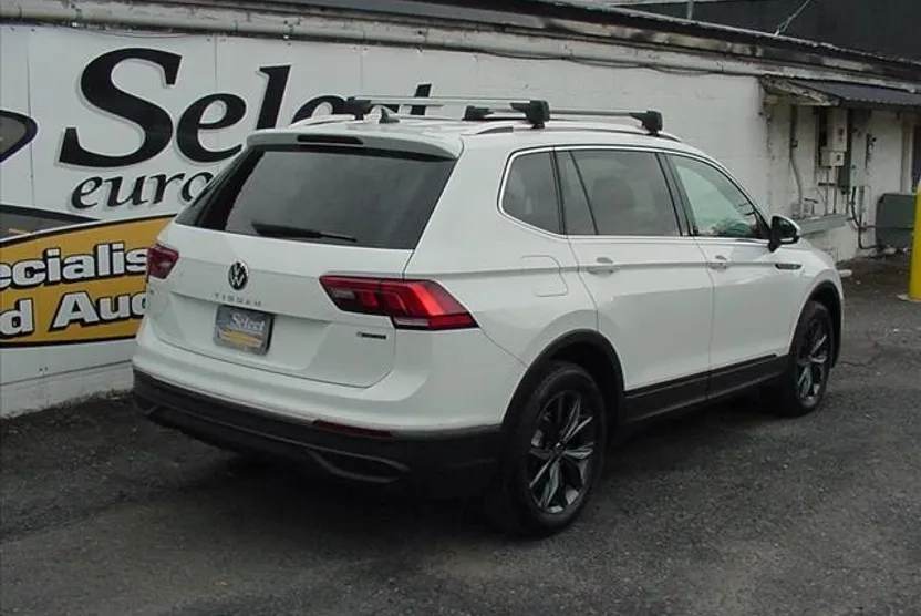 2022 Volkswagen Tiguan SE photo 1