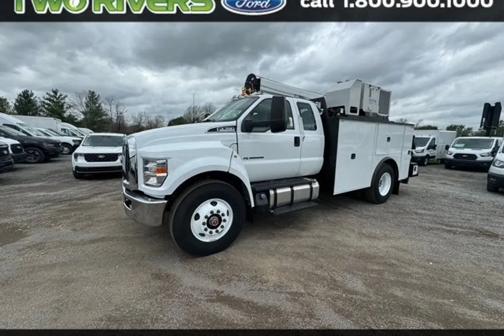 2025 Ford F-750 photo 1