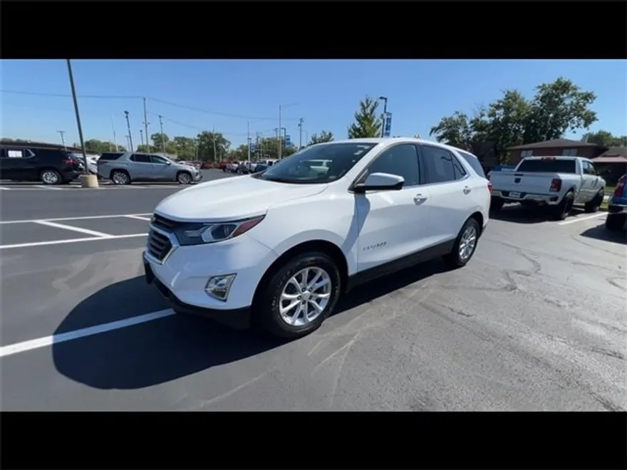 2020 Chevrolet Equinox LT photo 1
