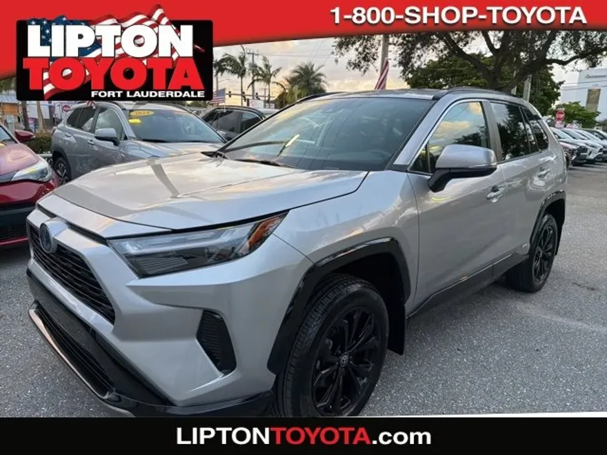 2024 Toyota RAV4 SE photo 1