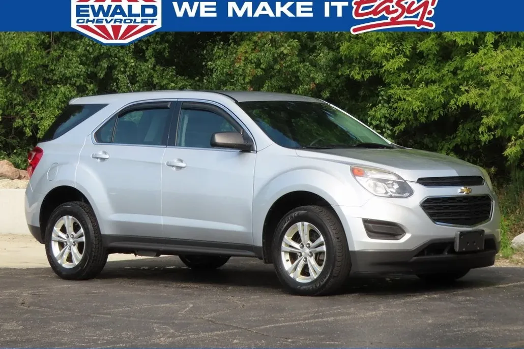 2017 Chevrolet Equinox LS photo 1