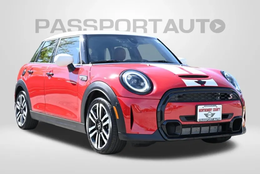 2024 Mini Cooper 4 Door Hardtop S Iconic photo 1