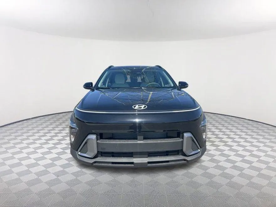 2025 Hyundai Kona SEL photo 1