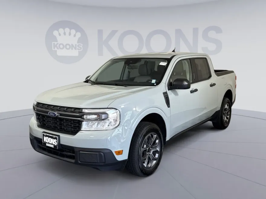 2023 Ford Maverick XL photo 1