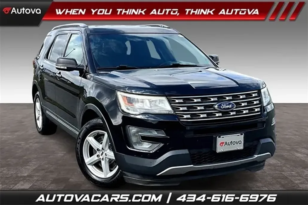 2016 Ford Explorer XLT photo 1
