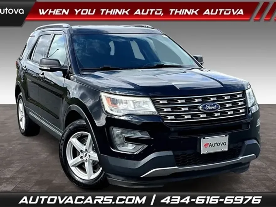 2016 Ford Explorer XLT photo 1