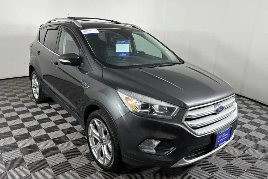 2019 Ford Escape Titanium photo 1