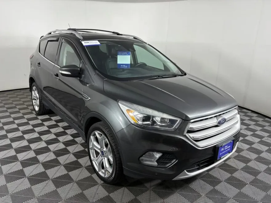 2019 Ford Escape Titanium photo 1