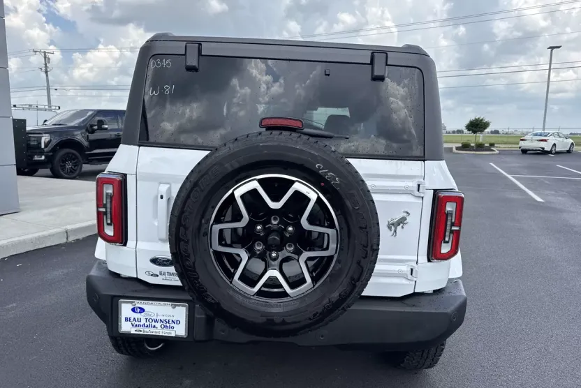 2025 Ford Bronco Outer Banks photo 1