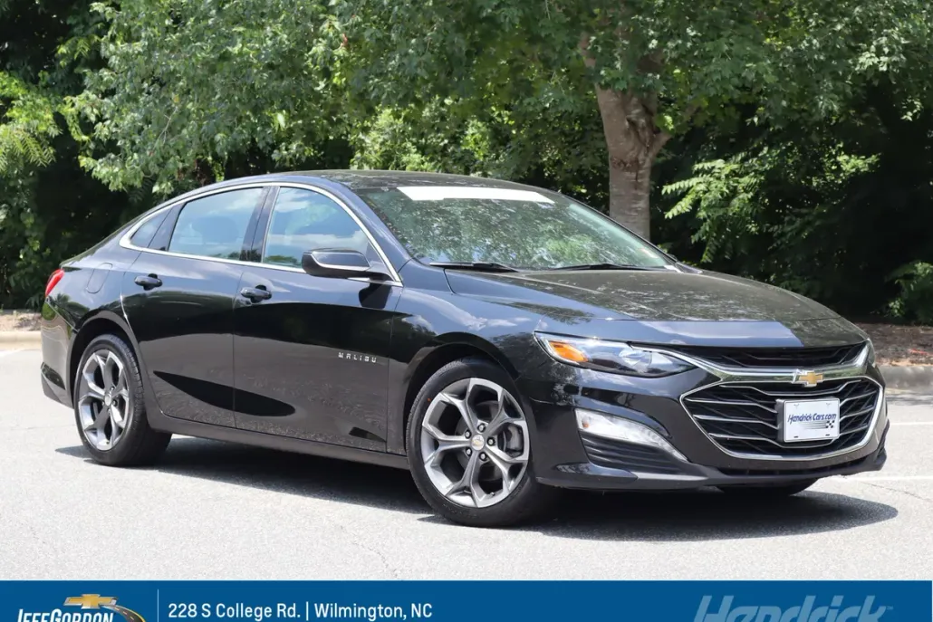 2023 Chevrolet Malibu 1LT photo 1