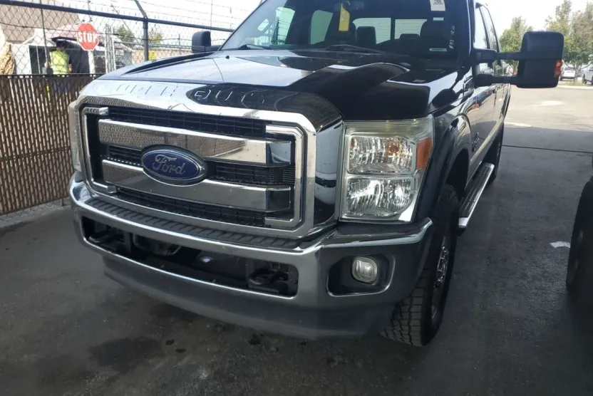 2013 Ford F-350 Lariat photo 1