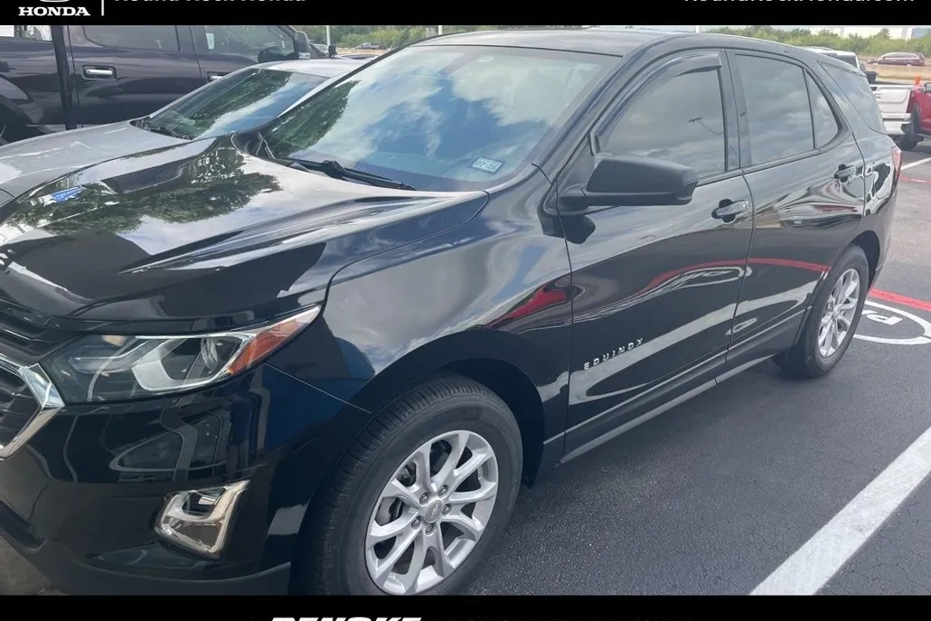2019 Chevrolet Equinox LS photo 1