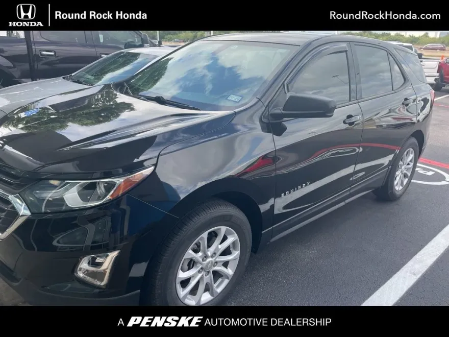 2019 Chevrolet Equinox LS photo 1