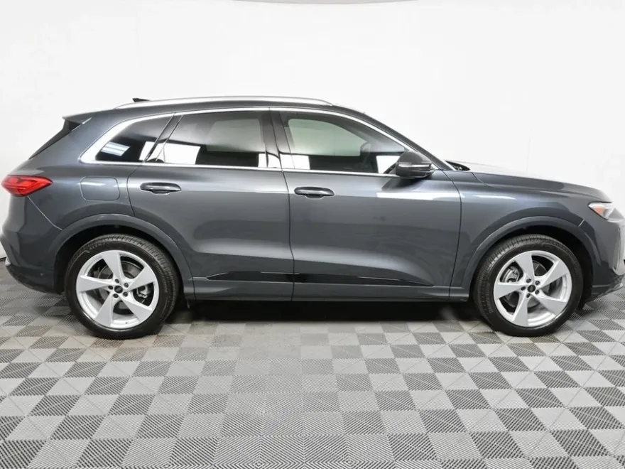 2025 Audi Q5 2.0T Prestige Premium photo 1