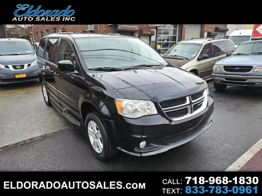 2012 Dodge Grand Caravan Crew photo 1
