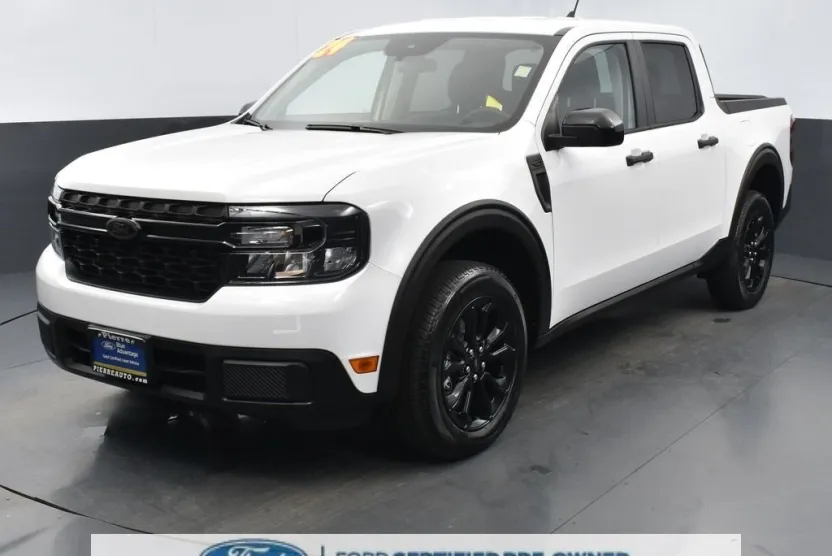 2024 Ford Maverick XLT photo 1
