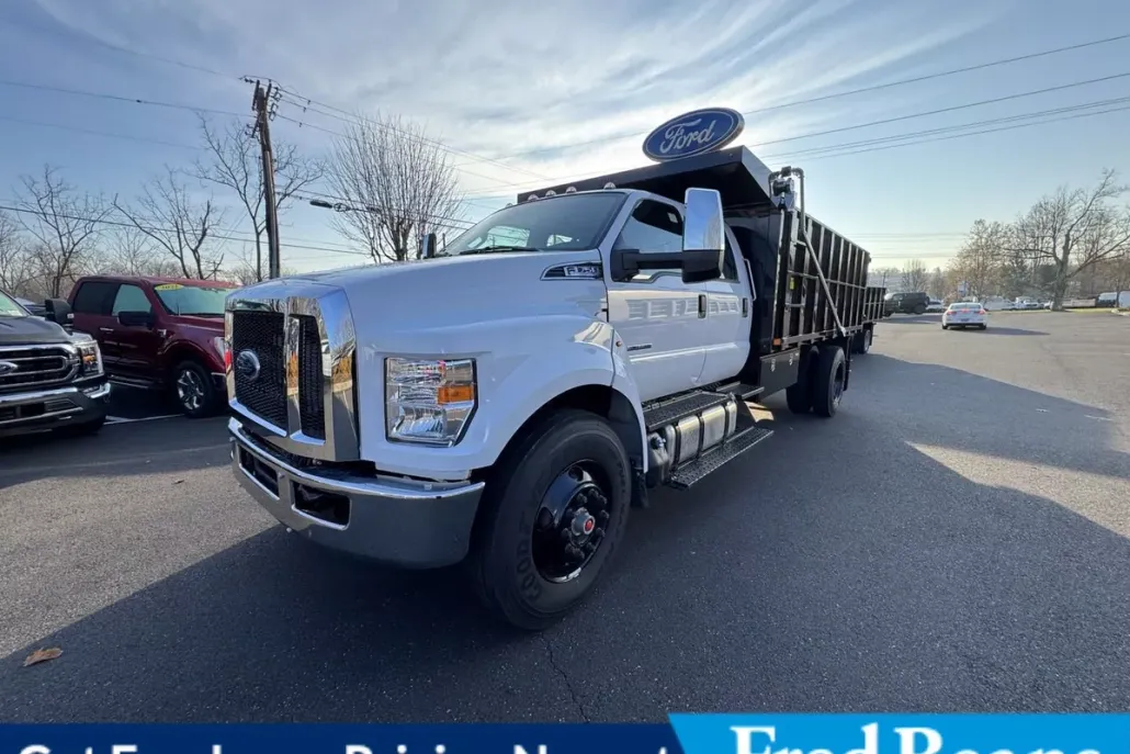 2025 Ford F-750 Base Crew Cab photo 1
