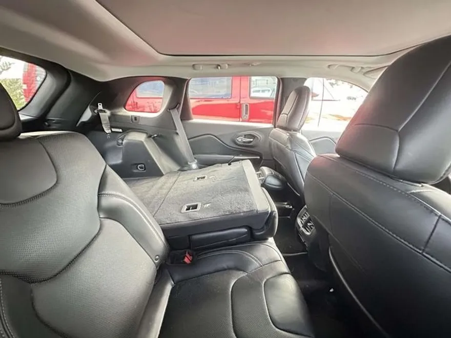 2019 Jeep Cherokee Limited photo 1