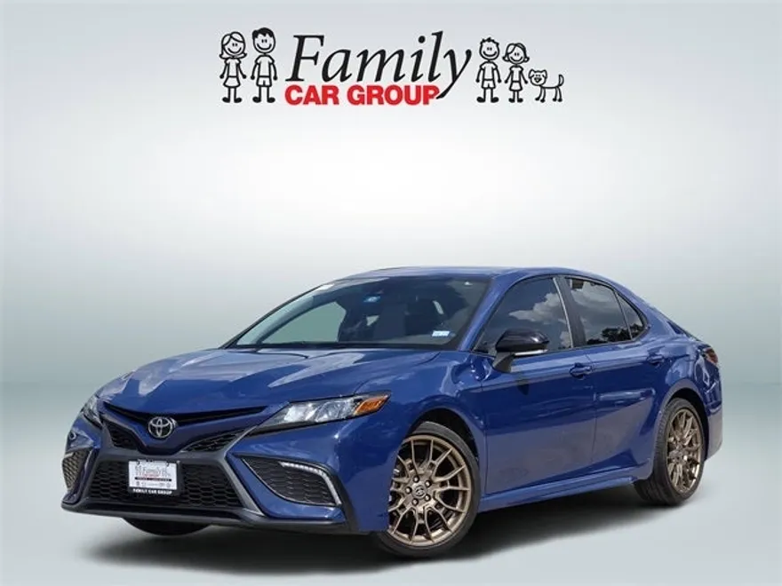 2023 Toyota Camry SE photo 1