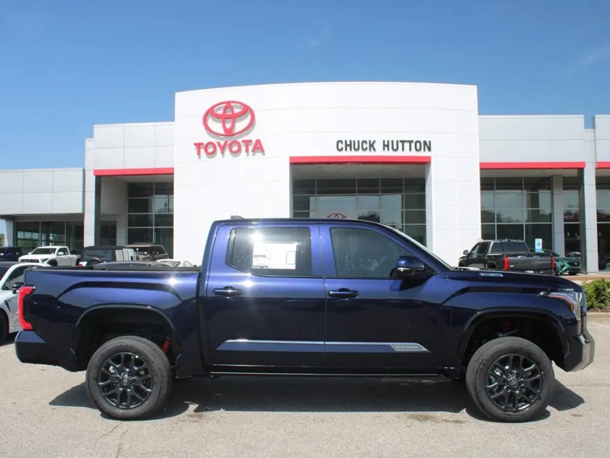 2025 Toyota Tundra Platinum photo 1