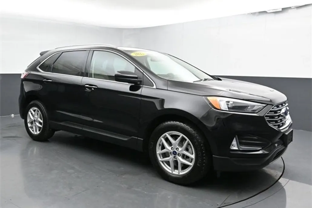 2022 Ford Edge SEL photo 1