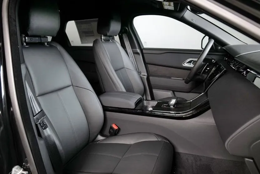 2026 Land Rover Range Rover Velar SE photo 1