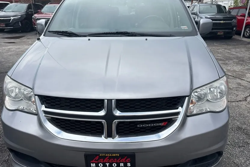 2016 Dodge Grand Caravan SE Plus photo 1