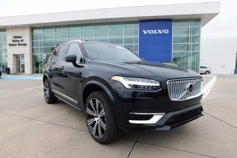 2025 Volvo XC90 T8 Plus photo 1