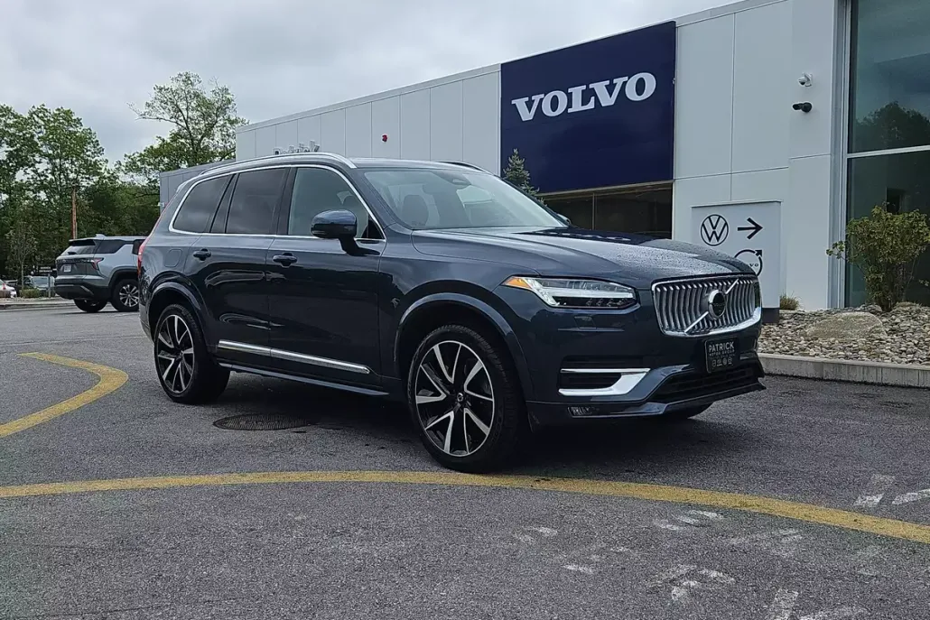 2025 Volvo XC90 B5 Plus photo 1