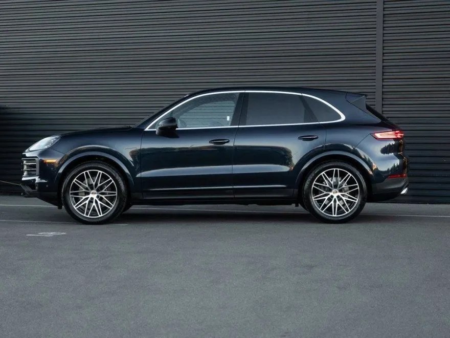 2025 Porsche Cayenne photo 1