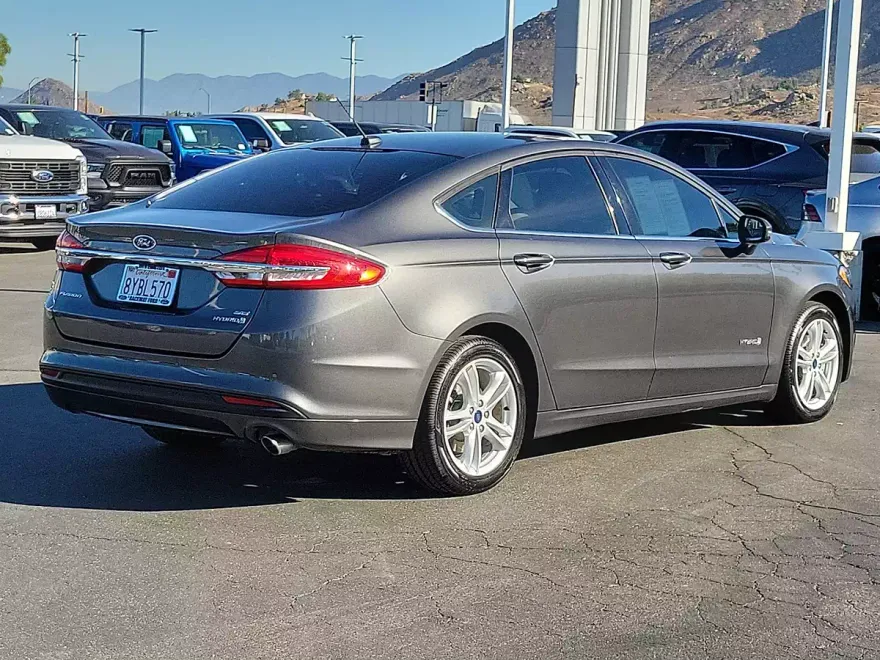 2018 Ford Fusion Hybrid SE photo 1