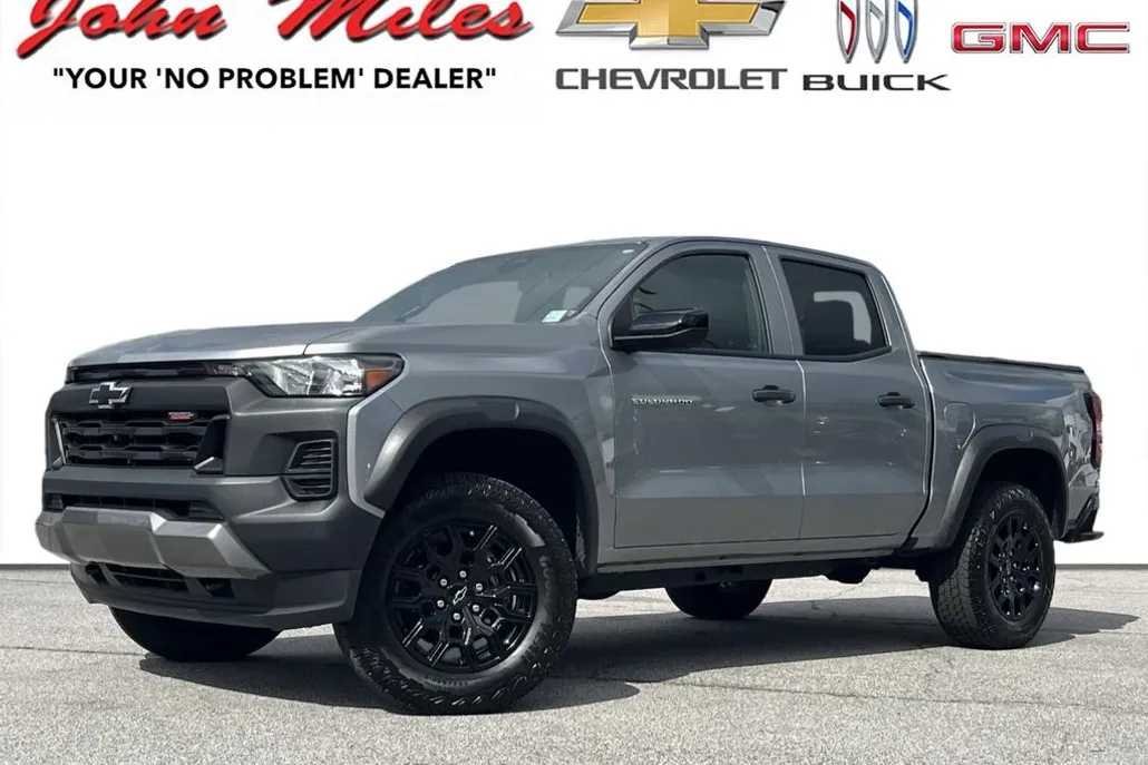 2024 Chevrolet Colorado Trail Boss photo 1