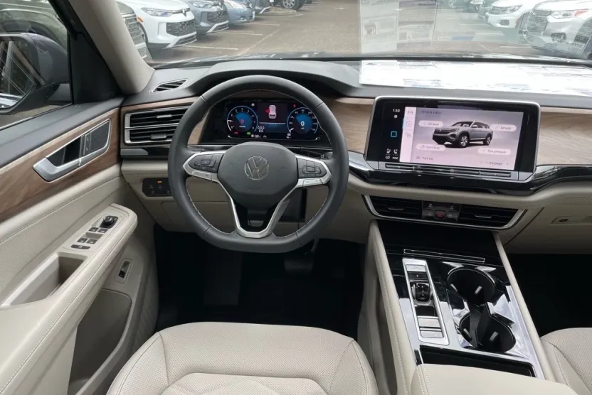 2026 Volkswagen Atlas SE photo 1