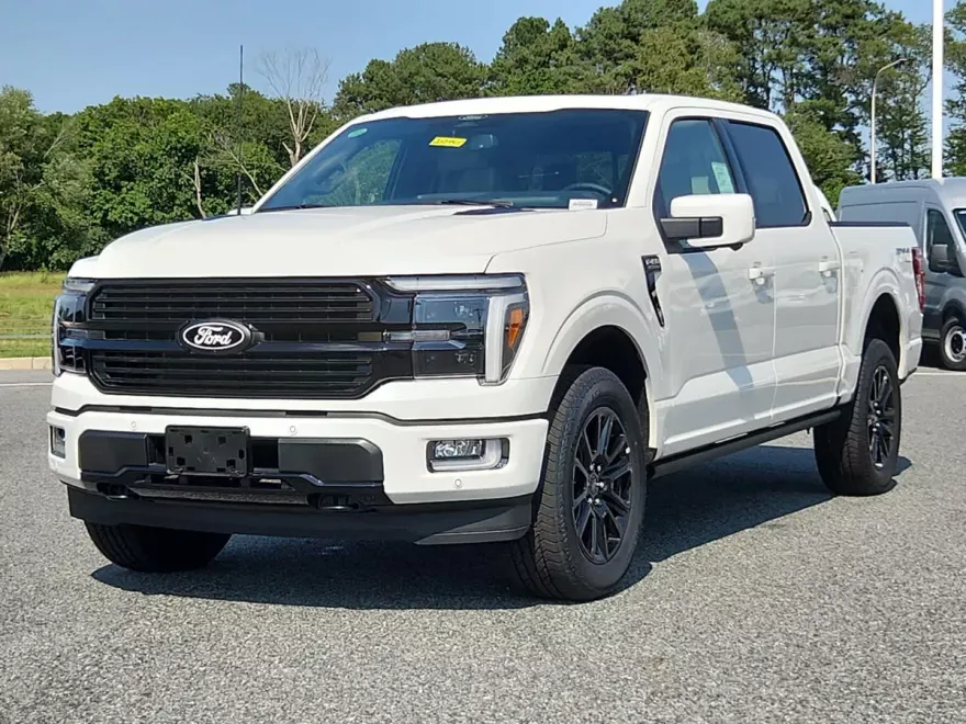2025 Ford F-150 Platinum photo 1