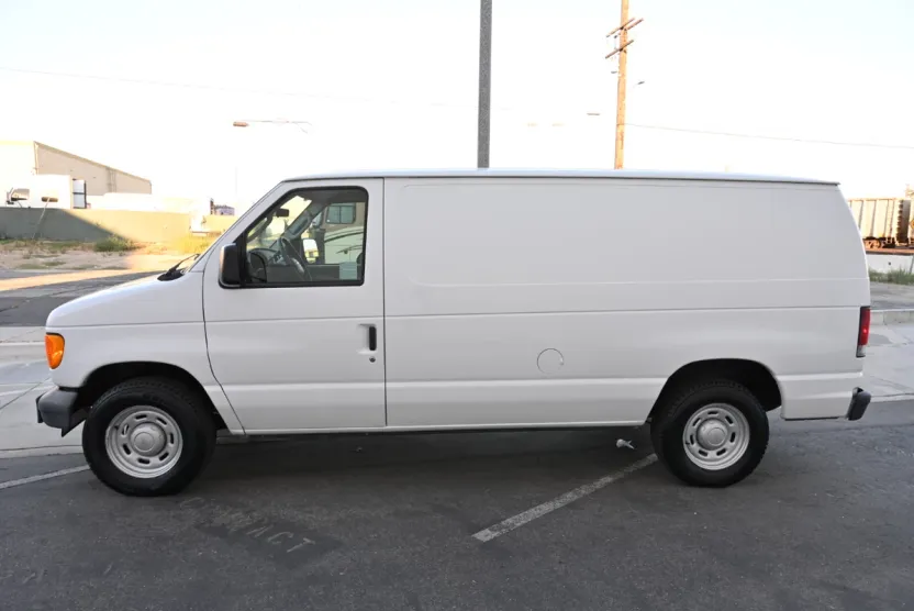 2006 Ford E-150 photo 1