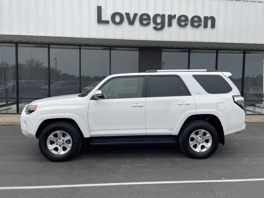 2022 Toyota 4Runner SR5 Premium photo 1