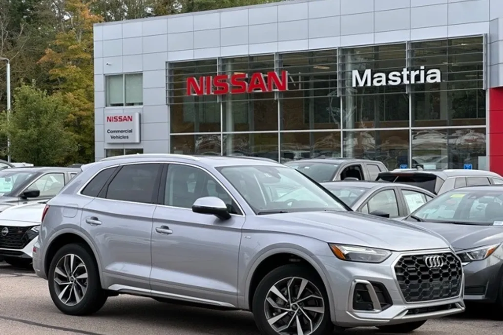 2024 Audi Q5 45 S line Premium photo 1