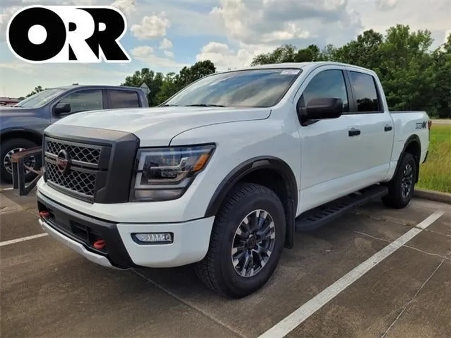 2024 Nissan Titan Crew Cab PRO-4X photo 1