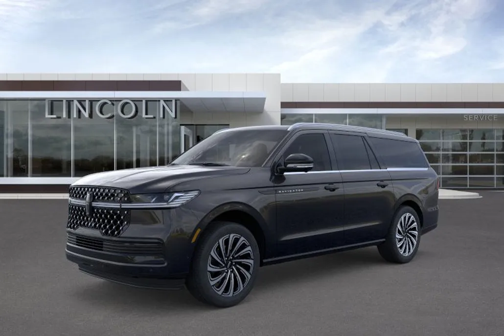 2025 Lincoln Navigator Black Label photo 1