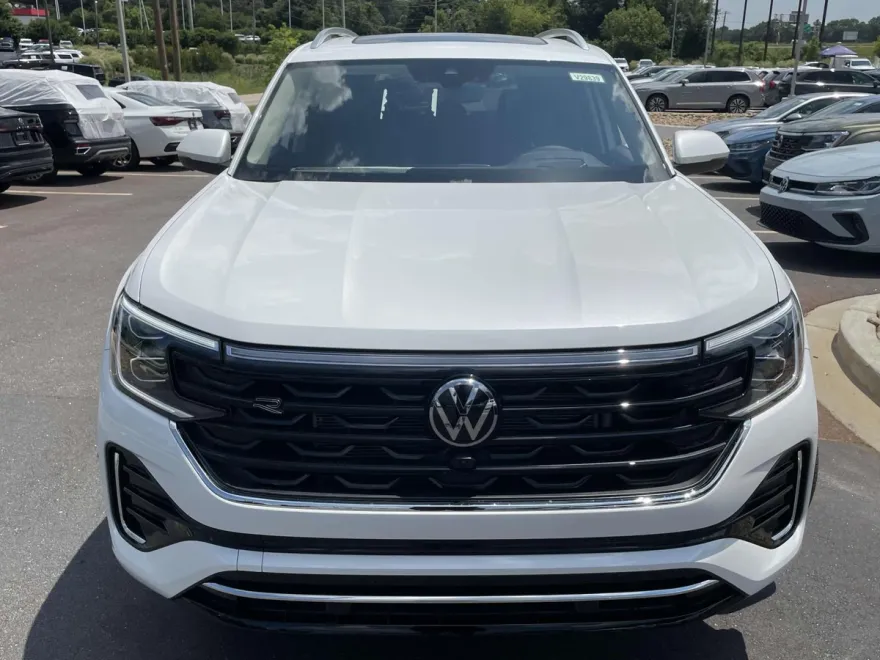 2025 Volkswagen Atlas SEL Premium R-Line photo 1