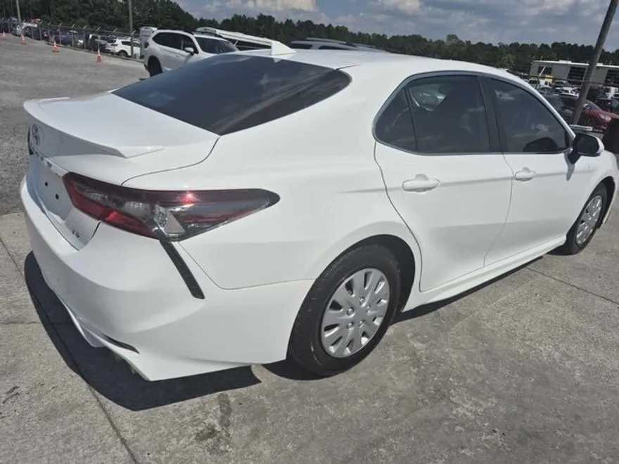 2023 Toyota Camry SE photo 1