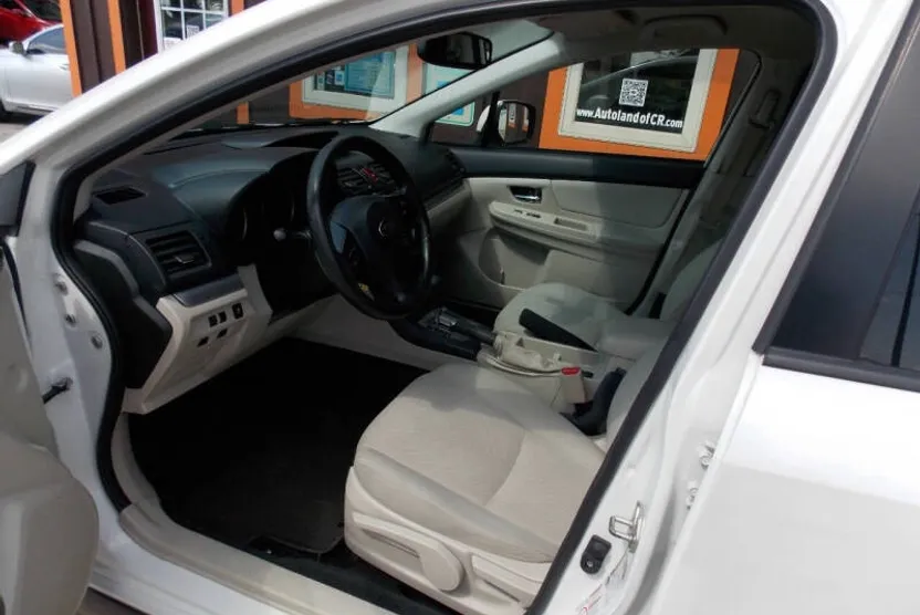 2013 Subaru Crosstrek 2.0i Premium photo 1