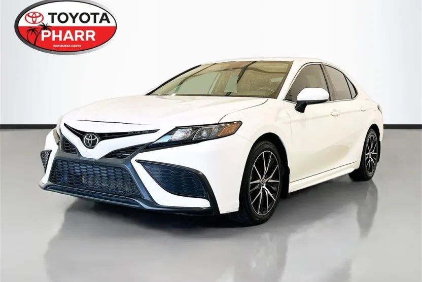 2021 Toyota Camry SE photo 1