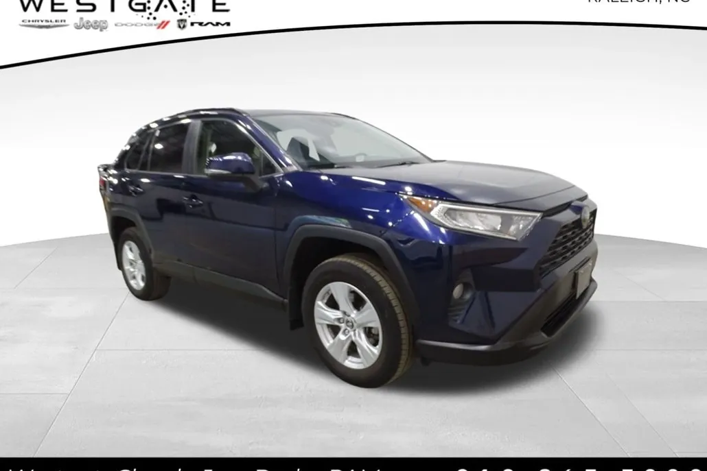 2019 Toyota RAV4 XLE photo 1