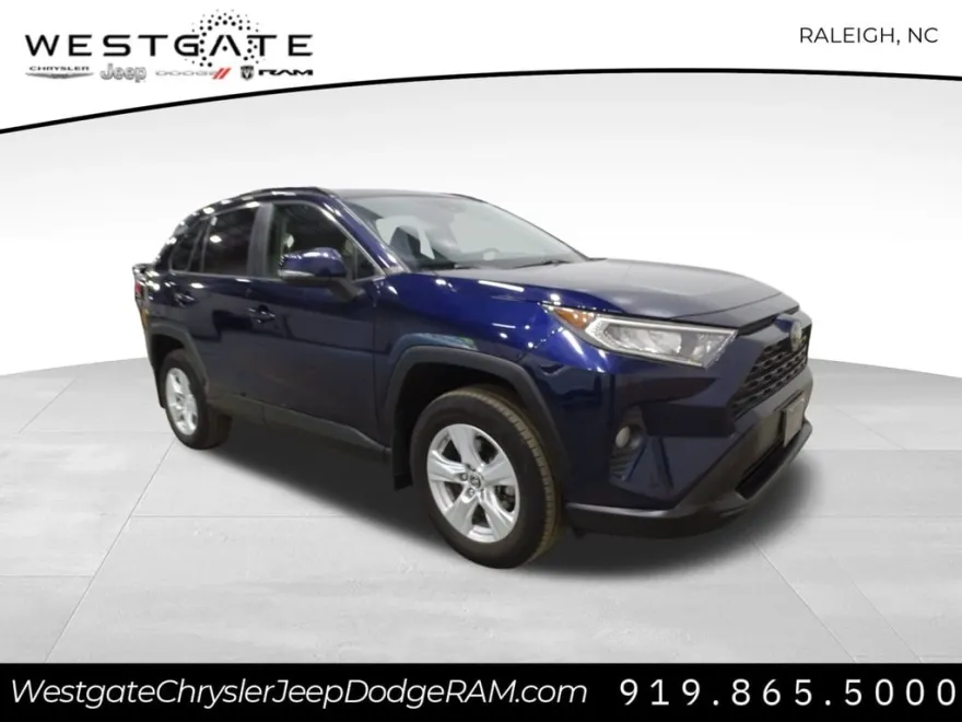 2019 Toyota RAV4 XLE photo 1