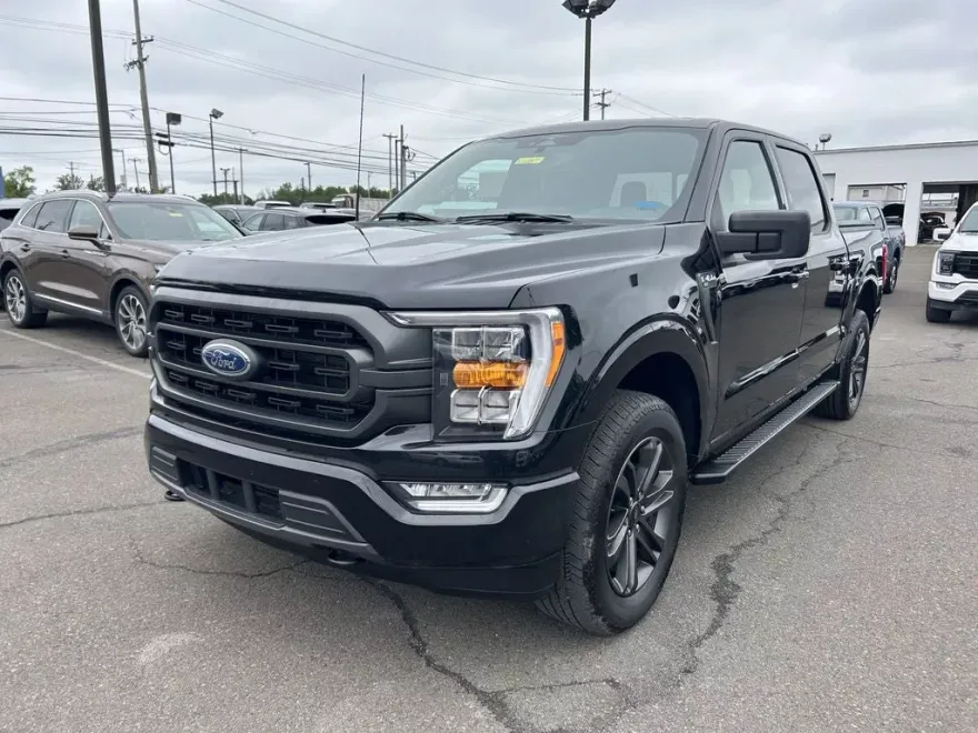 2023 Ford F-150 XLT photo 1
