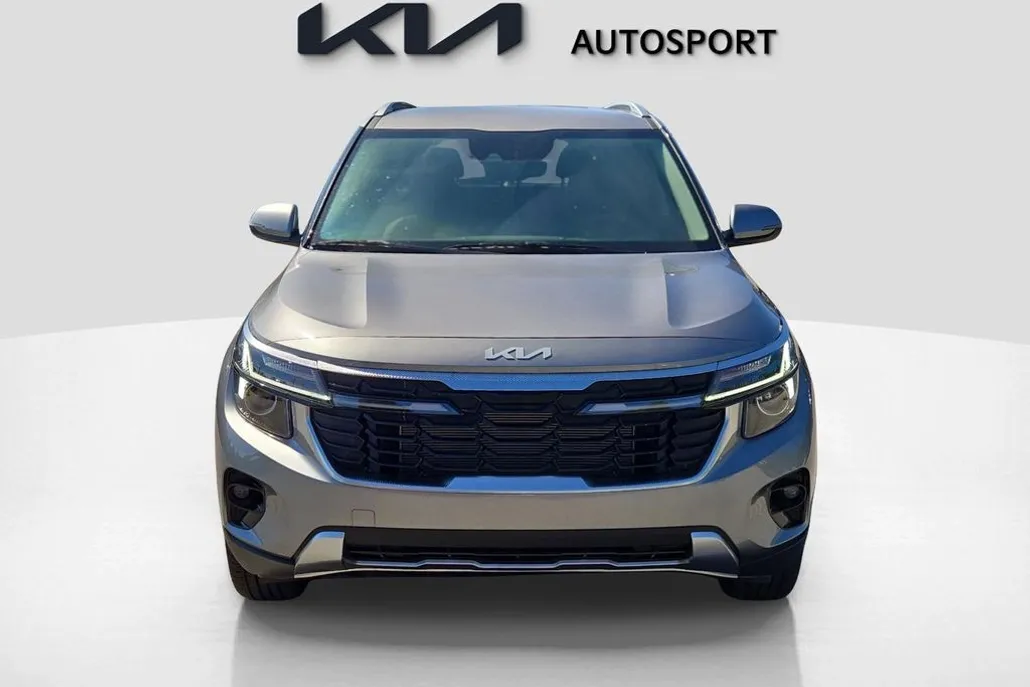 2025 Kia Seltos S photo 1