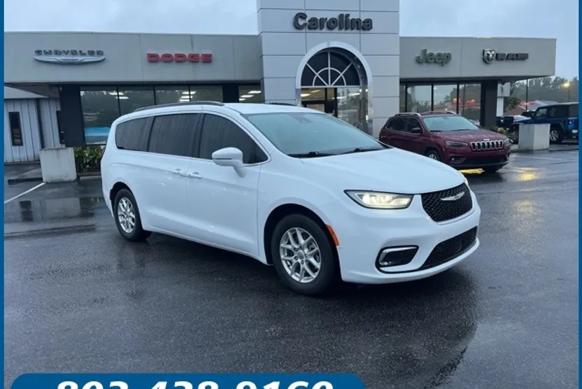 2022 Chrysler Pacifica Touring L photo 1